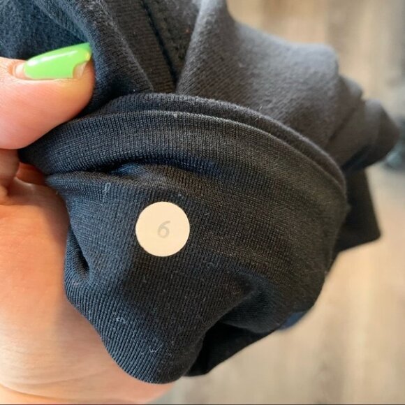 Lululemon Black Capri Tights size 6 - Picture 6 of 9